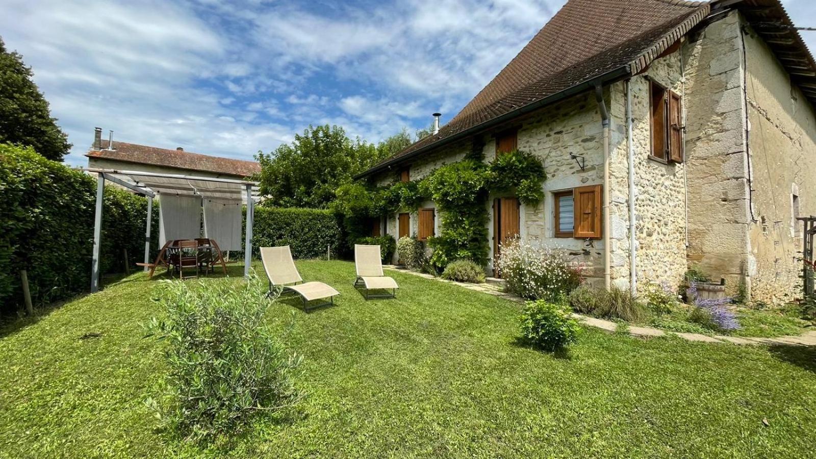 La Maison Des Commis Morestel ภายนอก รูปภาพ